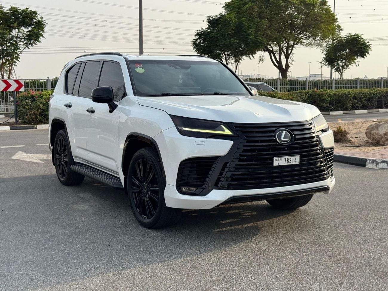 Lexus LX600 SIGNATURE