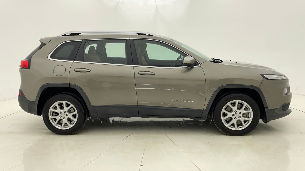 جيب شيروكي LONGITUDE 2.4 | بدون دفعة مقدمة | اختبار القيادة في المنزل