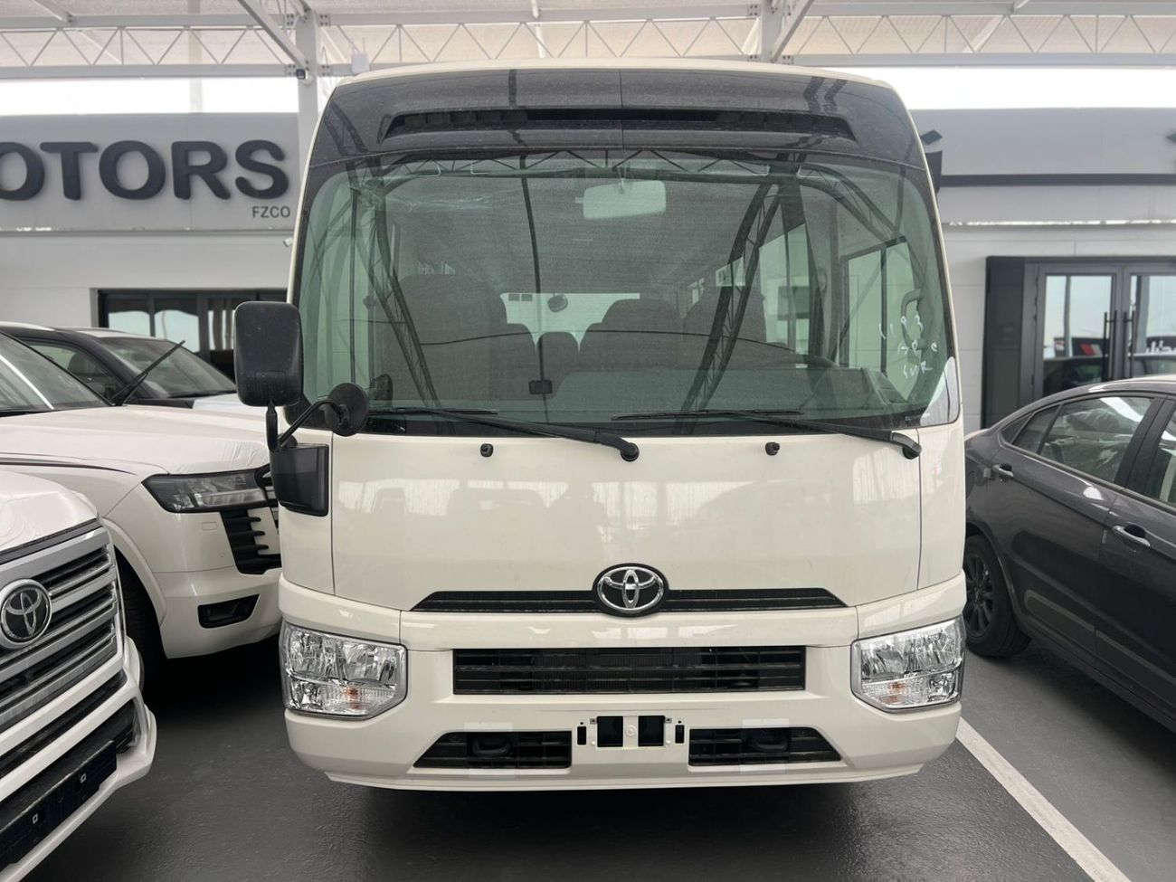 تويوتا كوستر EXPORT ONLY - Coaster 4.2L V6 DSL MT