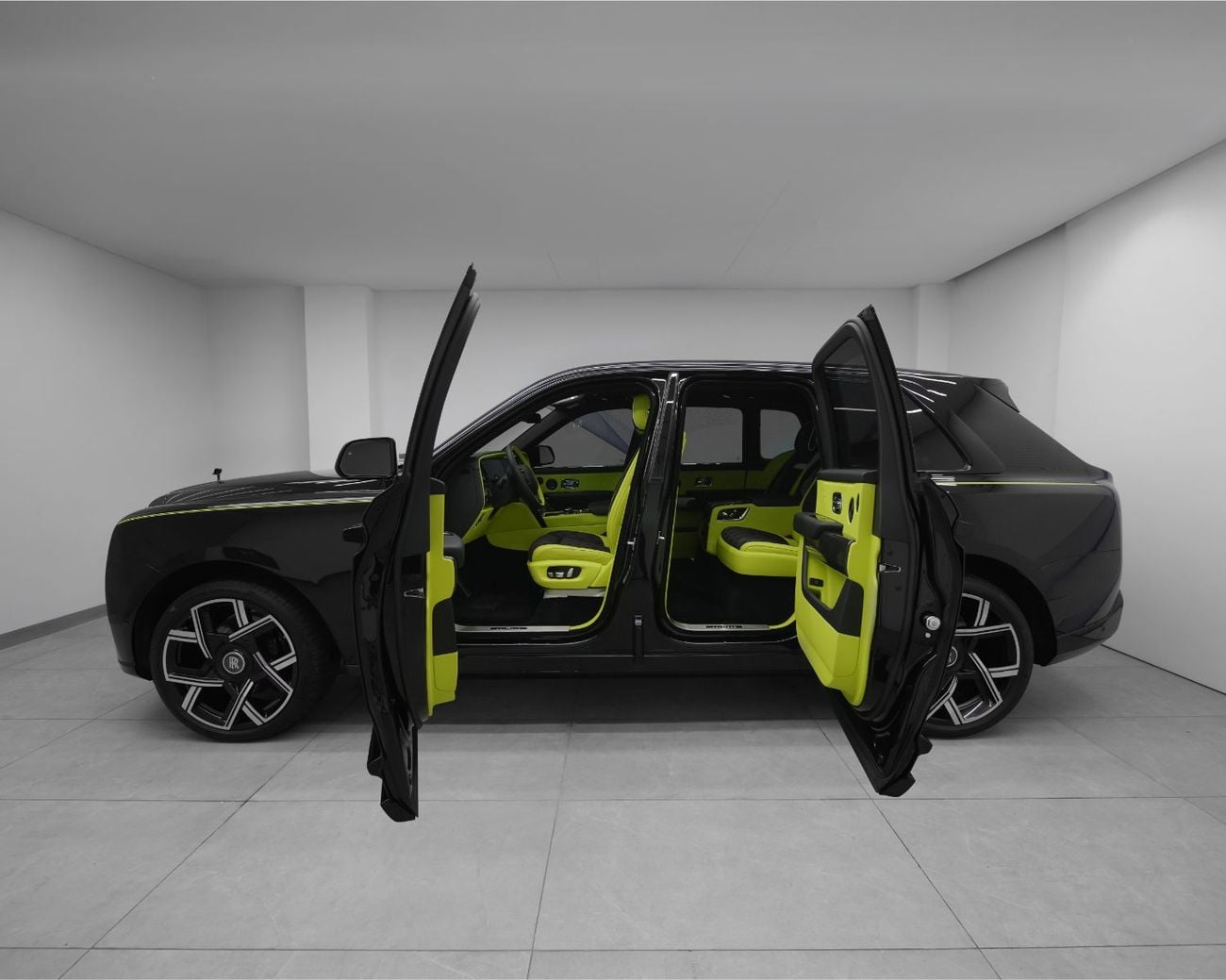 رولز رويس كولينان BLACK BADGE
