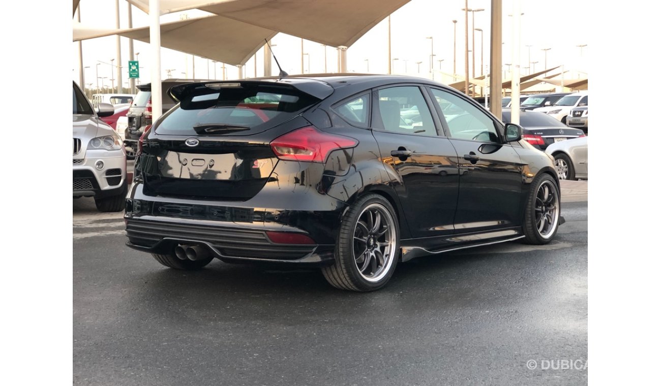 Ford Focus FORD FOCUS ST MODEL 2017 GCC car perfect condition full option panoramic roof