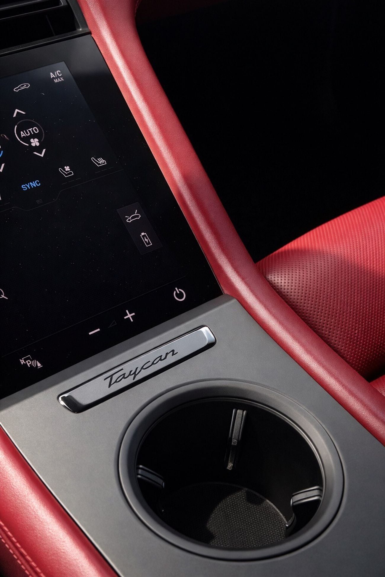 بورش تايكان Base