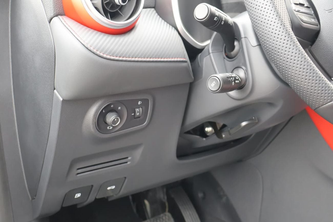 أم جي ZS 2025 MG ZS 1.5L AT Luxury Full option