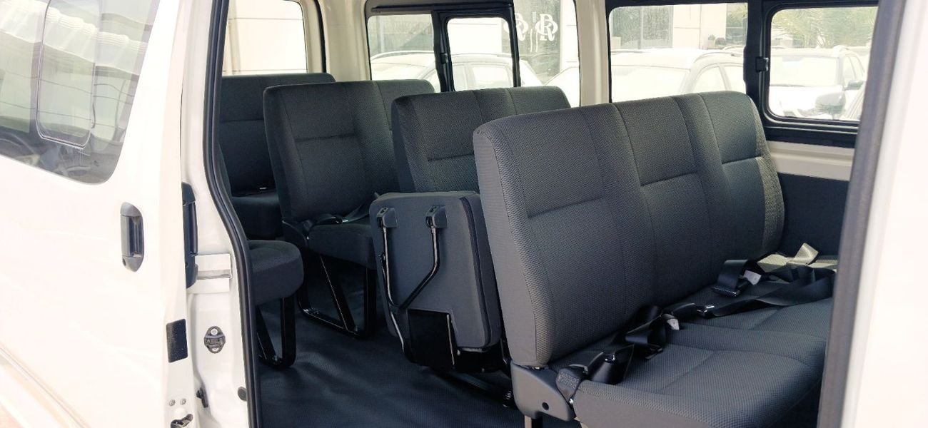 تويوتا هاياس 2.5L Diesel Manual Passenger 2026YM