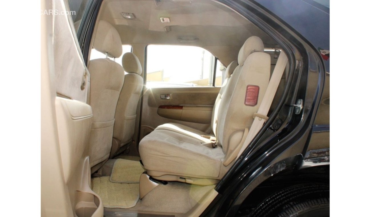 Toyota Fortuner ACCIDENTS FREE - GCC - CAR IS IN PERFECT CONDITION INSIDE OUT