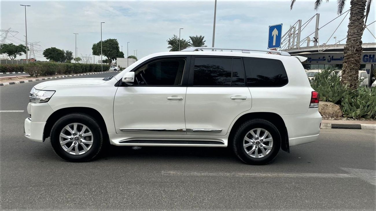 Toyota Land Cruiser V6 FULL OPTIONS LEATHER SEAT , SUNROOF , REAR CAMERA