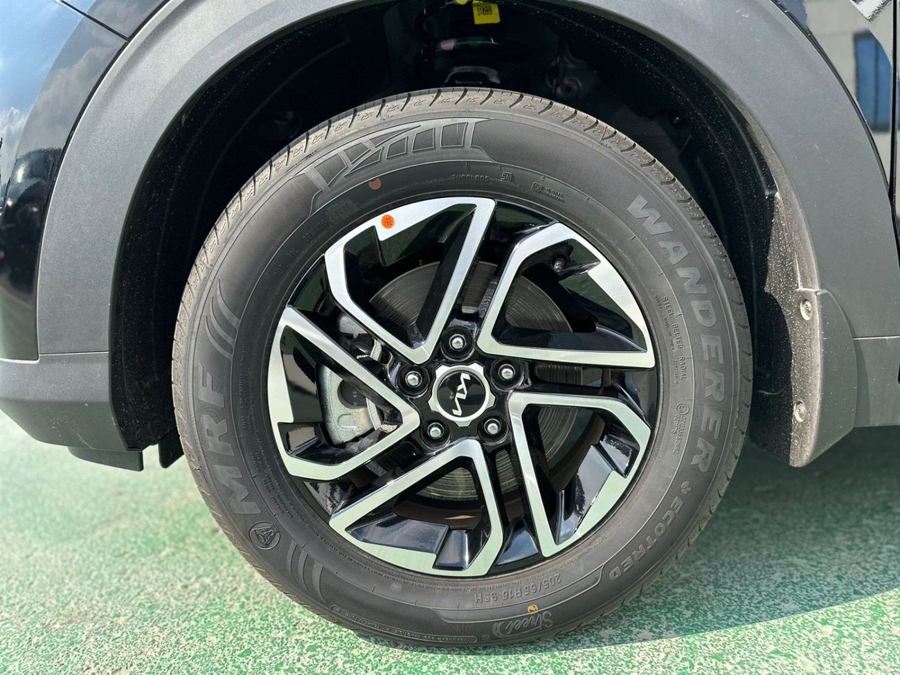 Kia Carens KIA CARENS 1.5L - 2025 MODEL - BLACK color