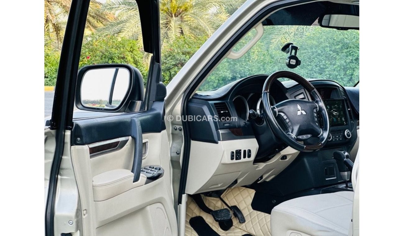 Mitsubishi Pajero GLS Highline Top MITSUBISHI PAJERO FULL OPTION GCC SPACE MODEL 2013