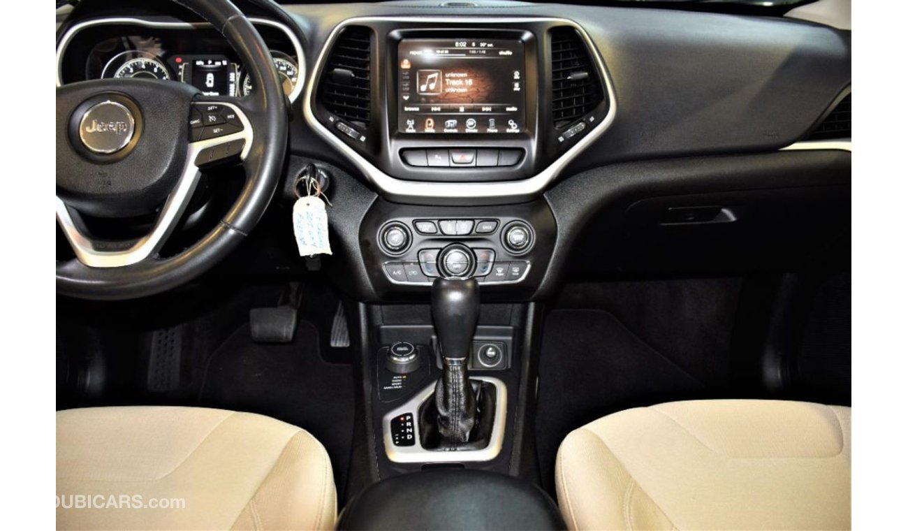 جيب شيروكي *FULL SERVICE HISTORY* Jeep Cherokee Longitude! 2015 Model in White Color! GCC Specs