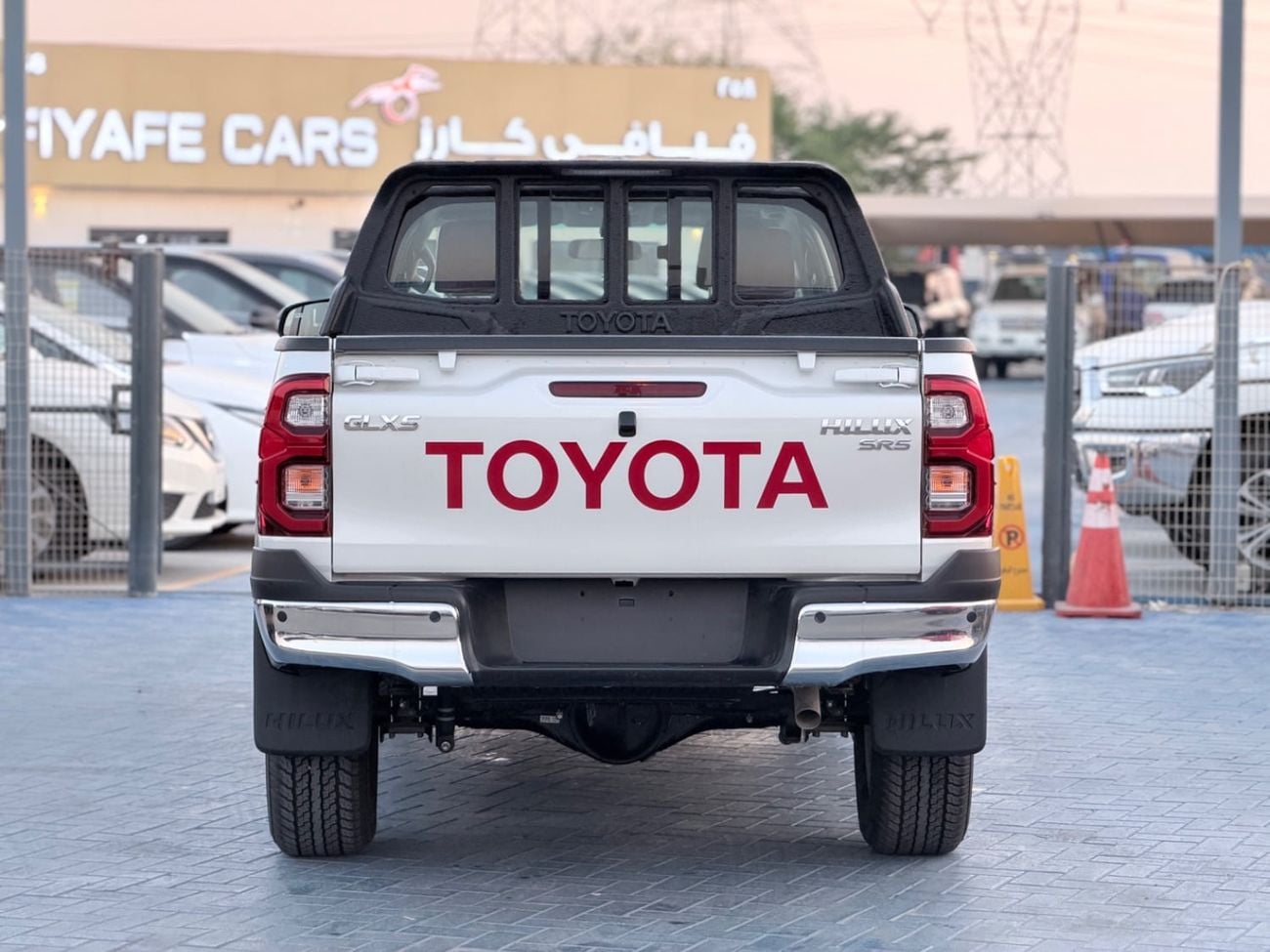 Toyota Hilux GL Toyota Hilux Full Option, 2.4-litre diesel, manual gearbox.