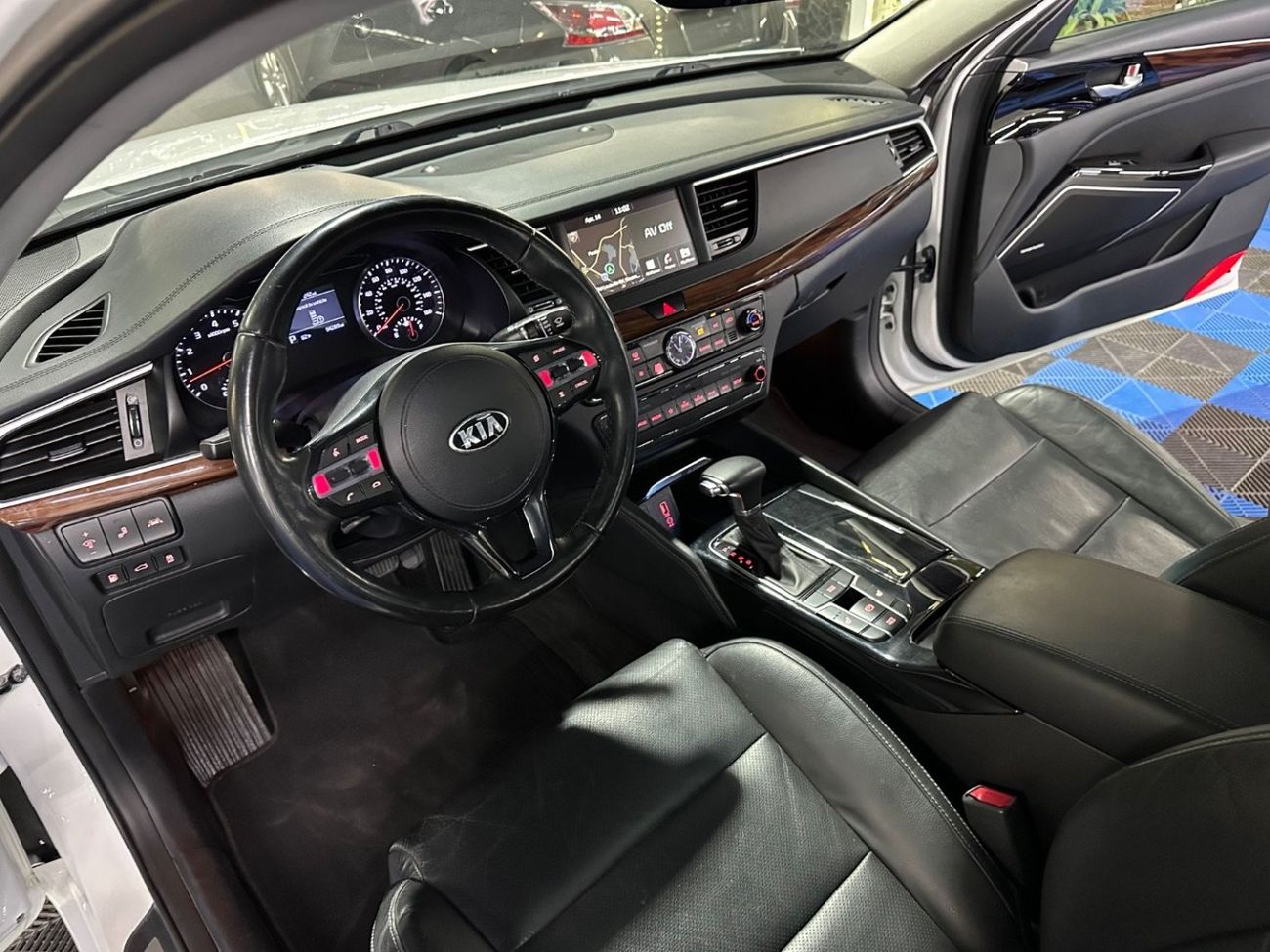 Kia Cadenza 3.3L V-6 DI, DOHC, VVT, 290 л.с.