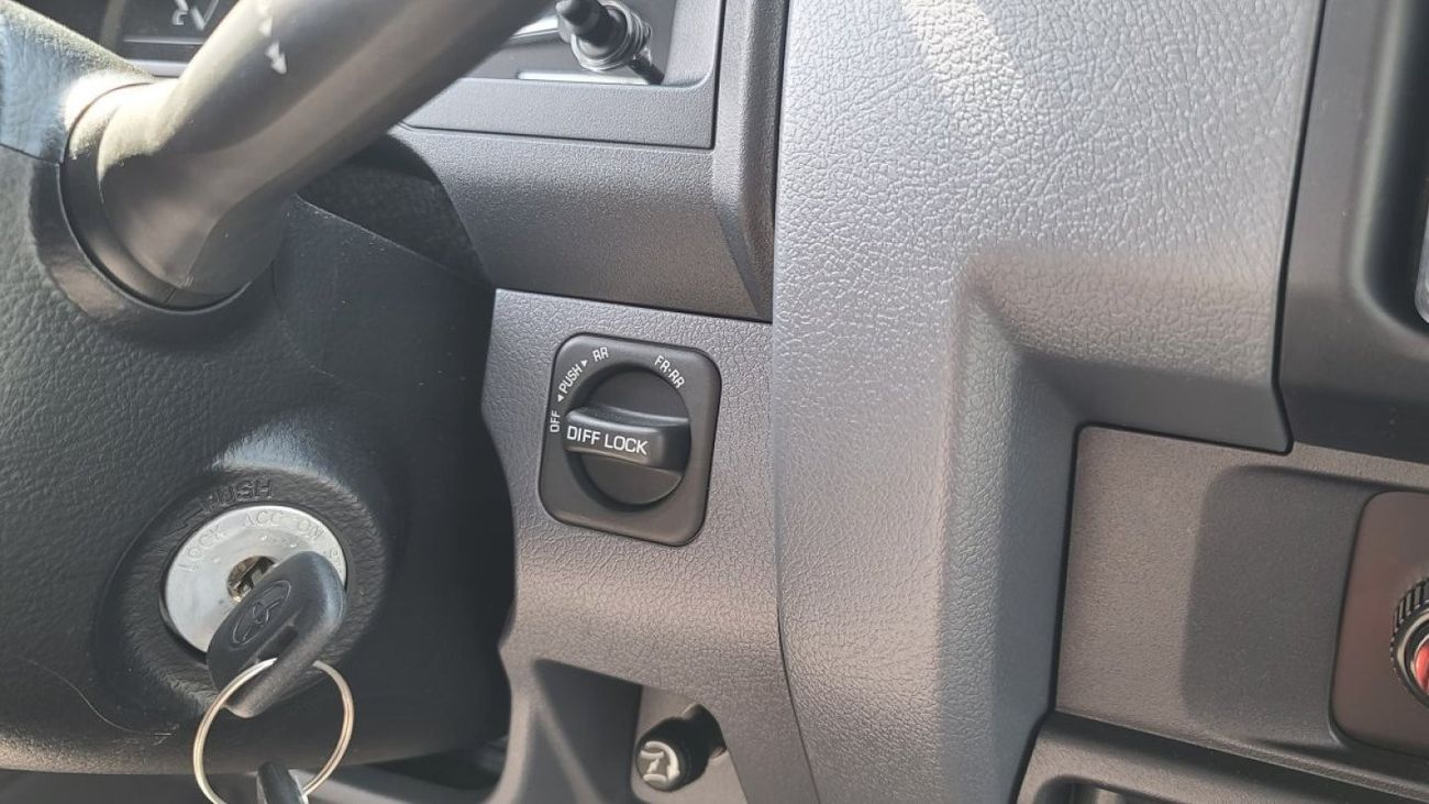 Toyota Land Cruiser 70 Toyota Land Cruiser 76 4.2L STD M/T DSL 2024