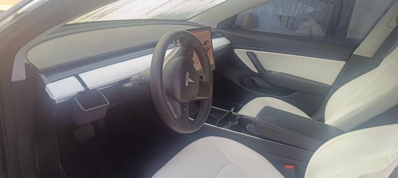 تسلا موديل 3