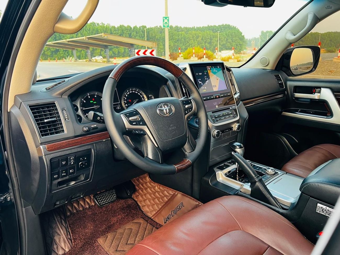 Toyota Land Cruiser VXR 5.7