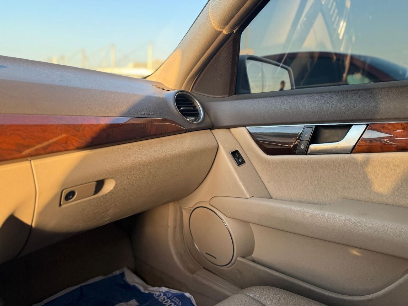 مرسيدس بنز C 300 Std 2.0L (241 HP)