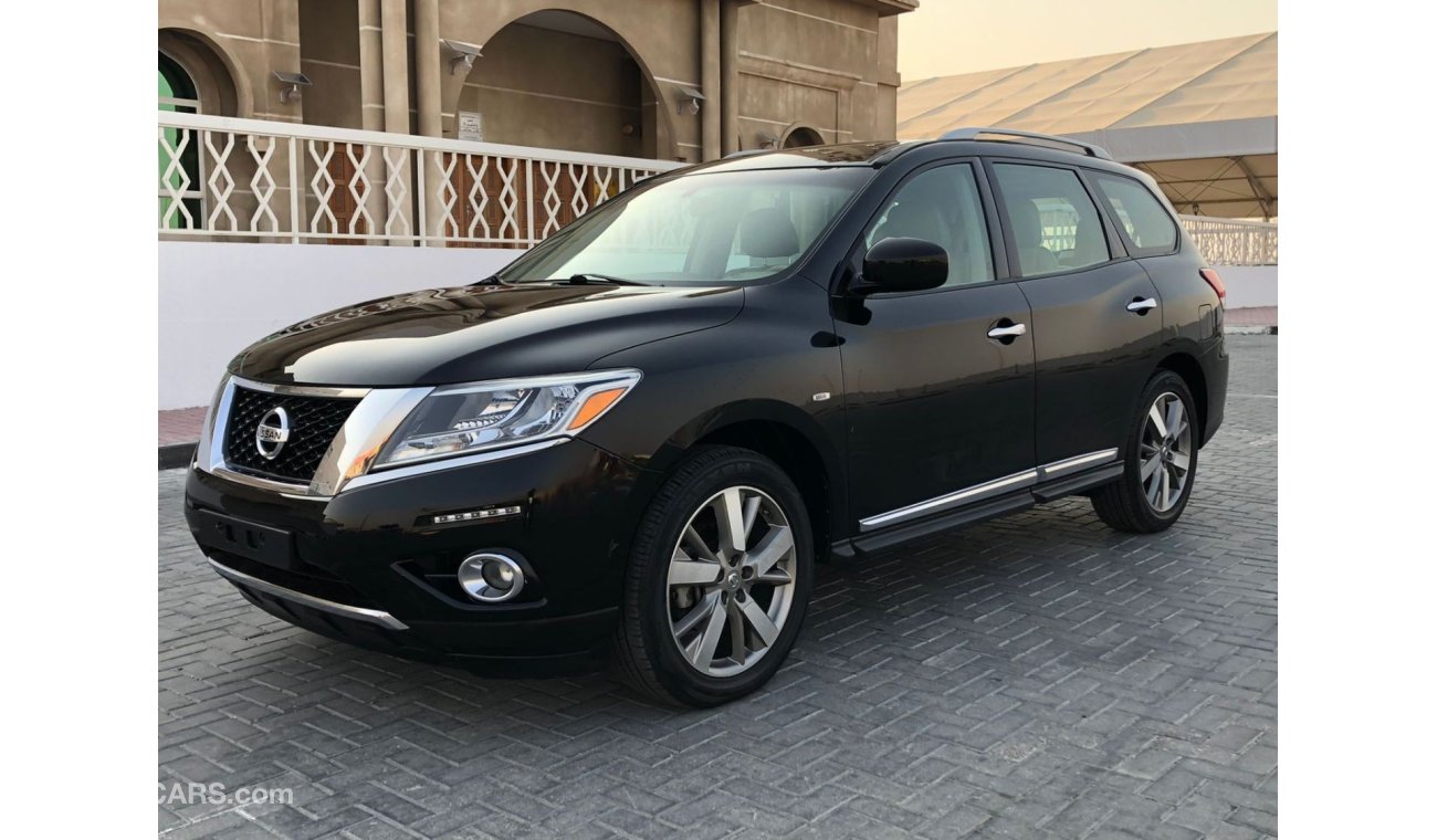 Nissan Pathfinder NISSAN PATHFINDER SV GCC ONE OWNER