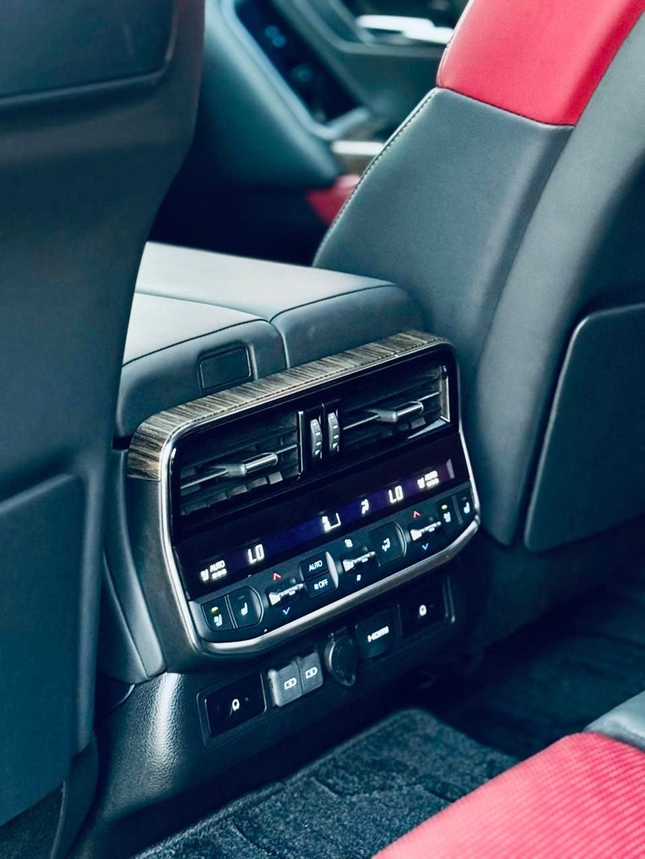 Toyota Land Cruiser VXR