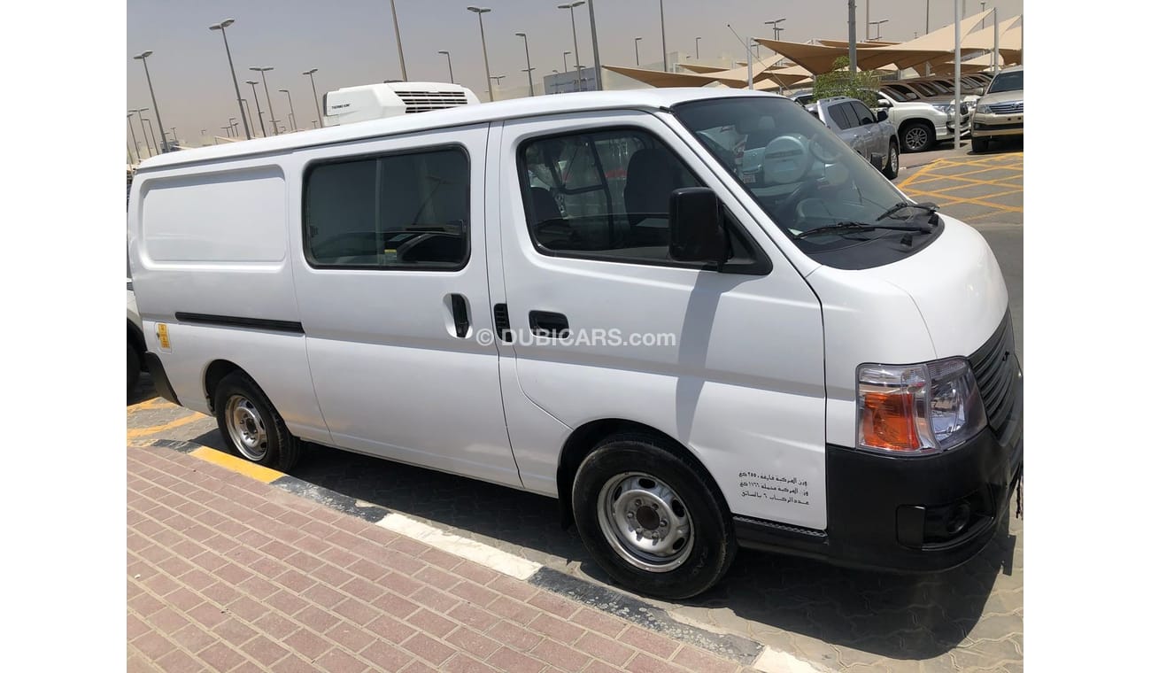 نيسان أورفان Nissan urvan 6 seater with freezer van,model:2009. Excellent condition