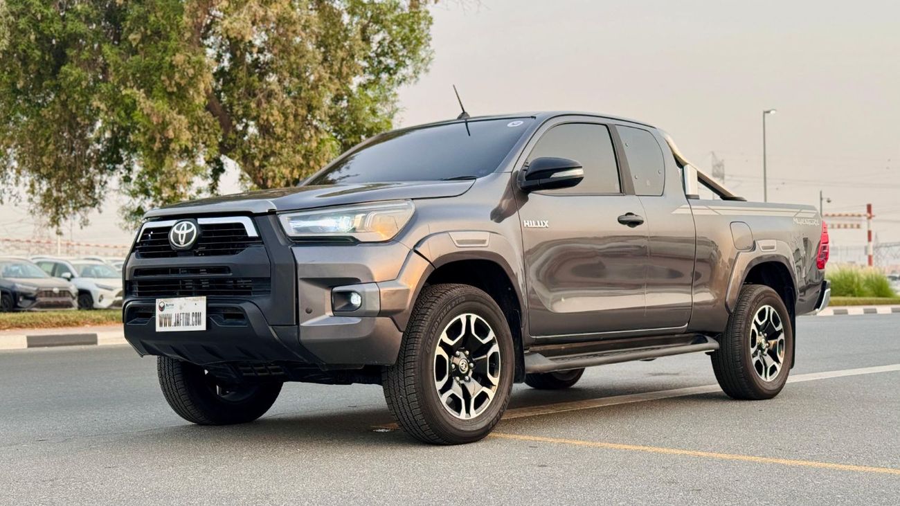 تويوتا هيلوكس SMART CAB | 2.8L DIESEL | 4WD | RHD | ROLL BAR & LEATHER SEATS