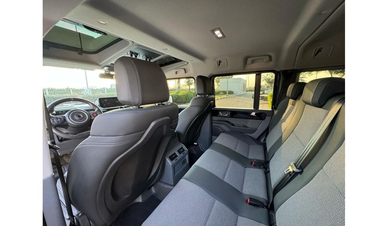 إينيوس غرينادير QuarterMaster