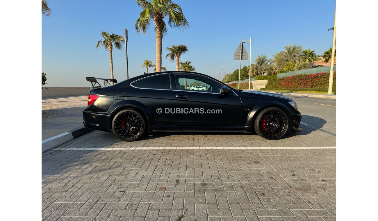 Mercedes-Benz C 63 Coupe Black Series look