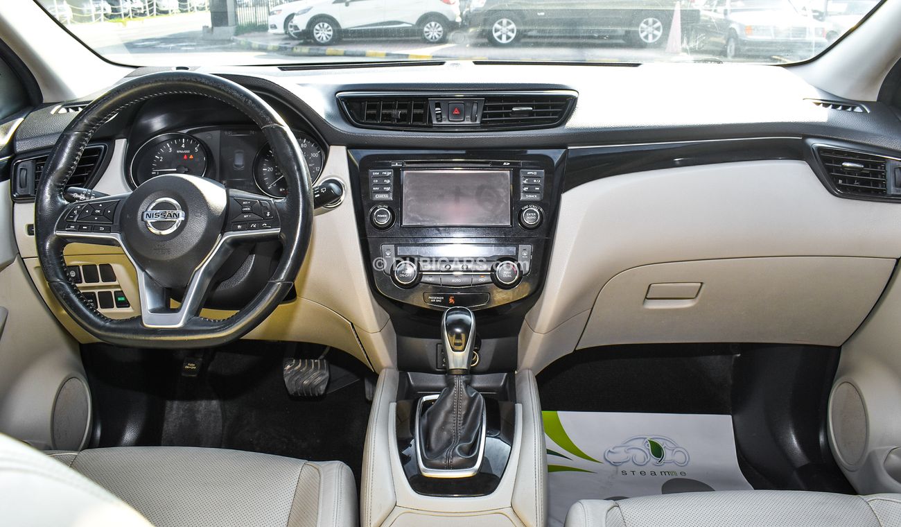Used Nissan Rogue Sport SL AWD 2018 for sale in Sharjah - 696986