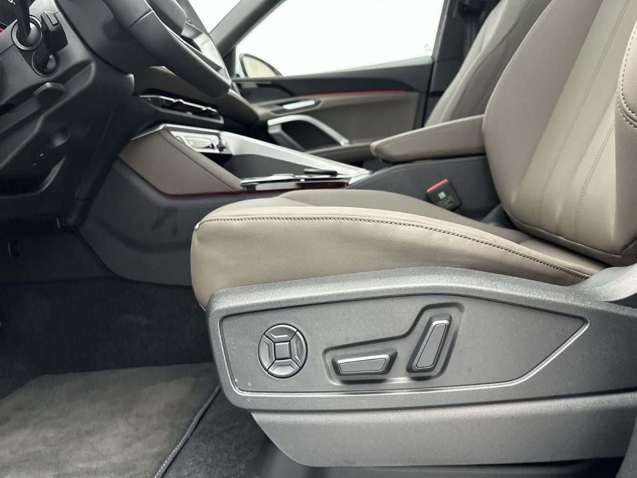 Audi Q5 45 TFSI Quattro 2.0L Q5 Sportback TFSI quattro 204hp S Line (Ref# 102794) - EXCLUSIVE OFFER