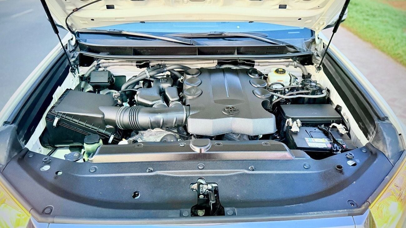 تويوتا برادو GXR 2018 V6 Full option Sunroof, Coolbox , Electric seats top of The Range