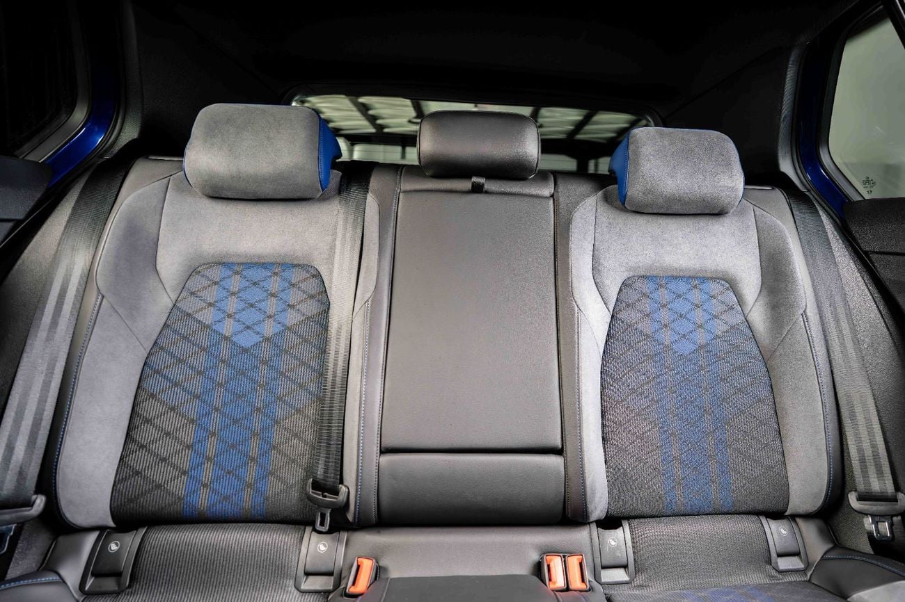 Volkswagen Golf R Base 2.0T R Performance Package-Warranty and Service Contract From Main Dealer-FSH