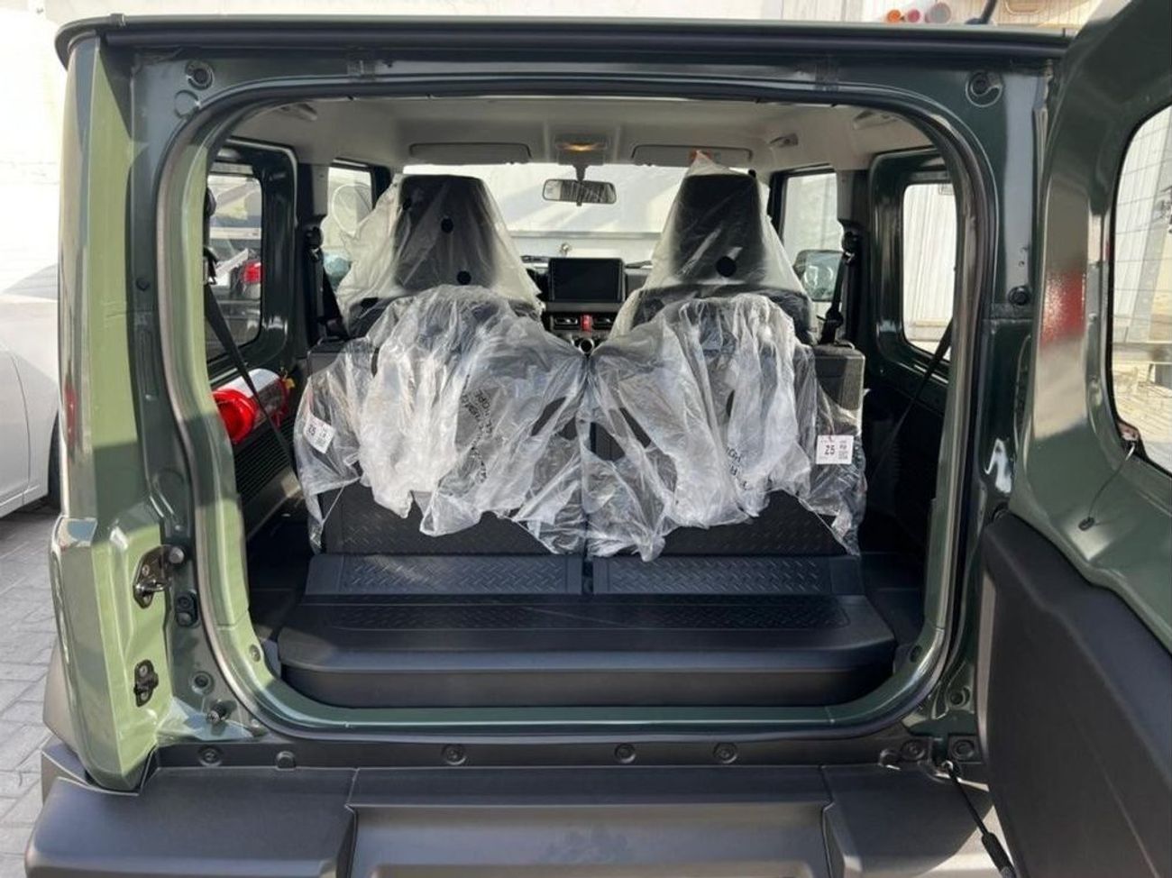 Suzuki Jimny GCC AT 1.5L SUV 4WD // 2023 // FULL OPTION WITH DVD&BACK CAMERA , CRUISE CONTROL // SPECIAL OFFER //