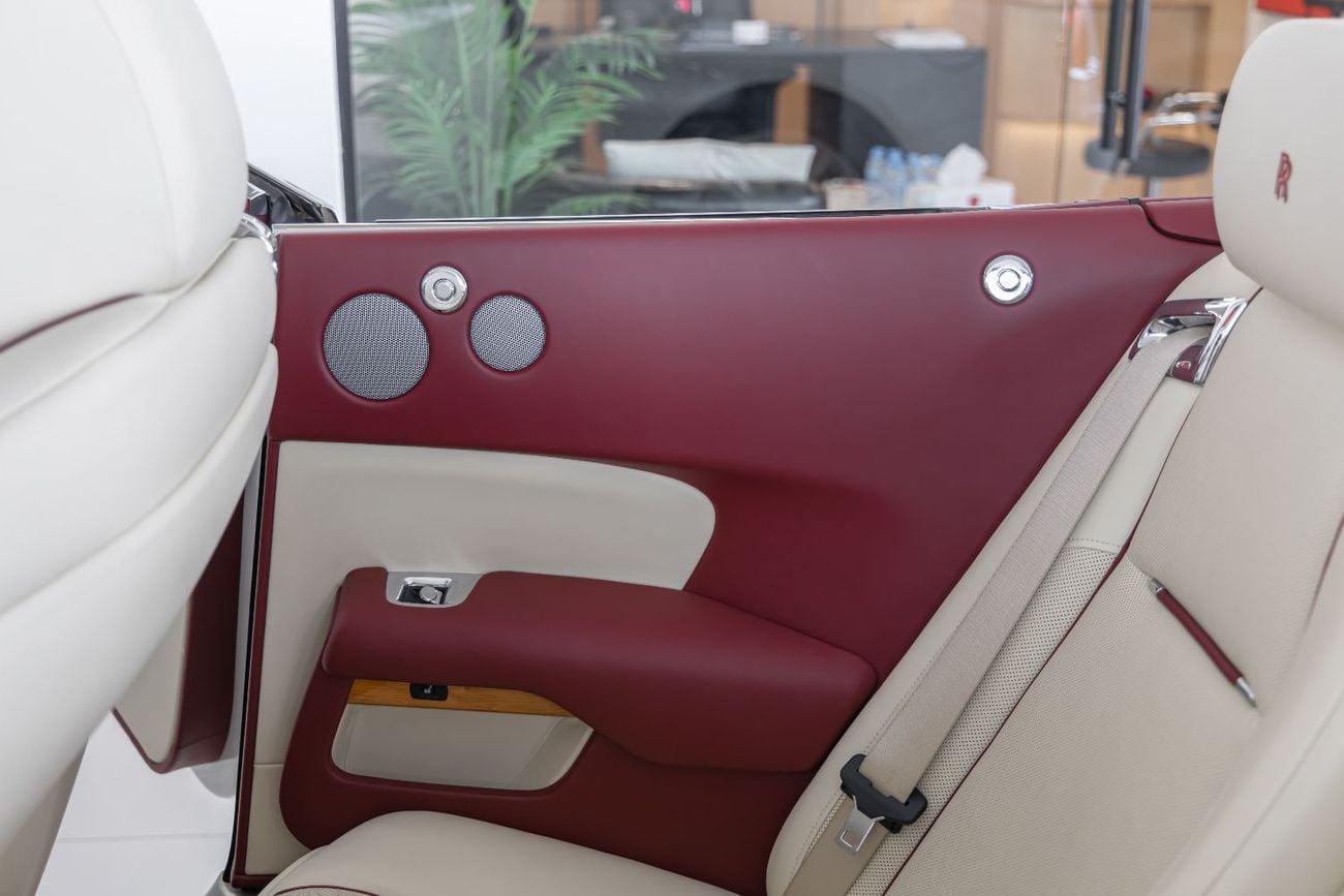 رولز رويس داون Rolls-Royce Dawn 2017 | Fully Loaded | GCC Specs | Mint Condition | "WARRANTY AVAILABLE"