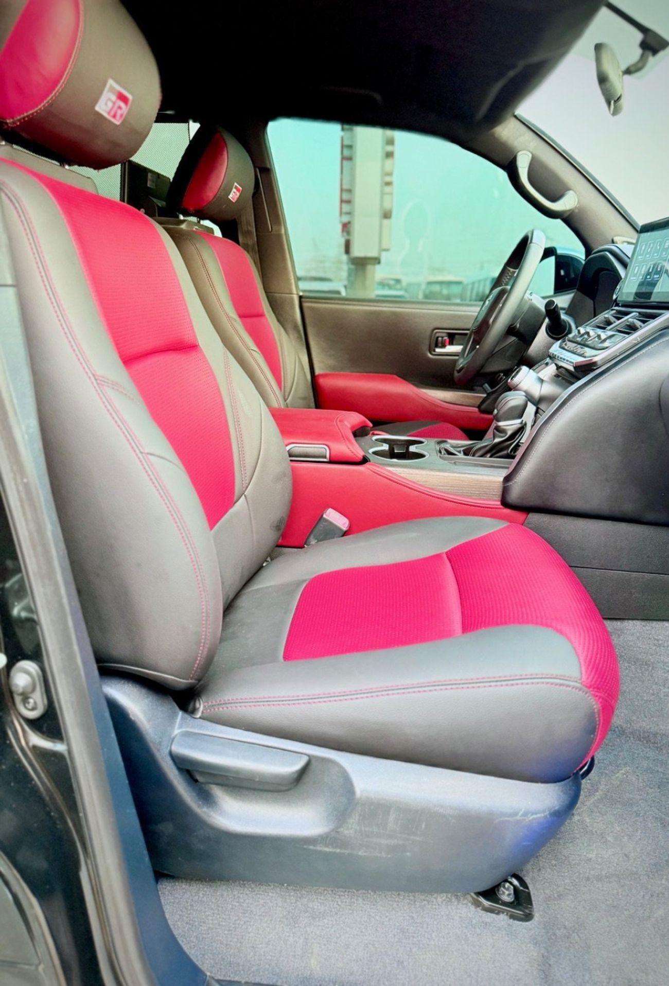 تويوتا لاند كروزر 2018 Model Facelift to 2025 LC300 Exterior and Interior Both Full Option V6 Engine