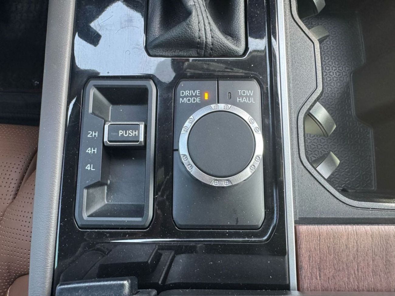 Toyota Tundra CREWMAX PLATINUM 1794 EDITION | i-FORCE MAX 3.4-Liter Hybrid V6