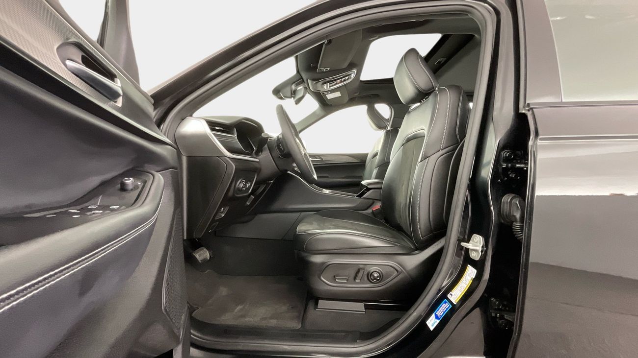 جيب شيروكي Altitude | upto AED 20,000 Ramadan Discount | شامل الضمان | 0 ﺪﻔﻋﺓ ﺃﻮﻟﻯ