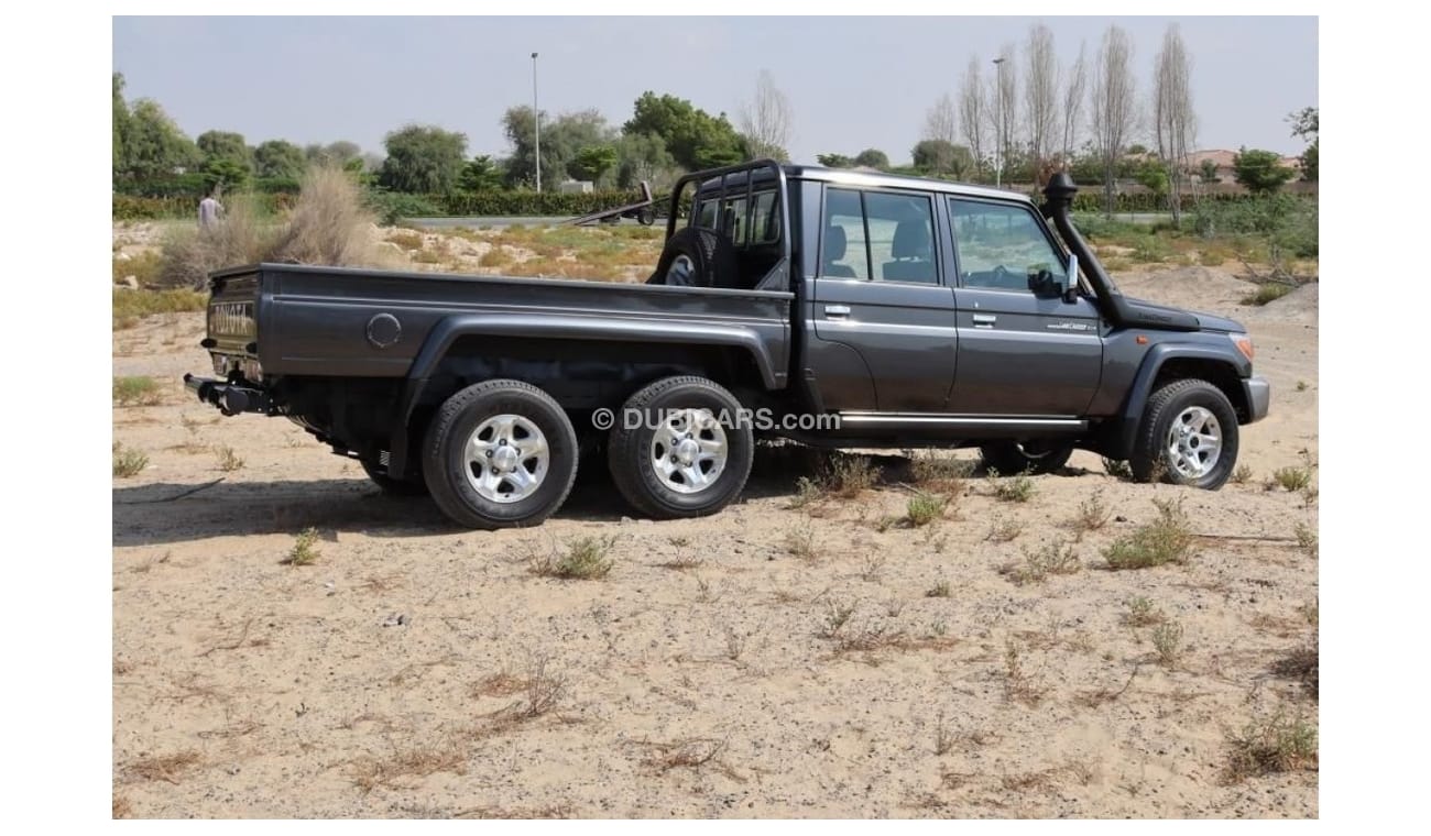 تويوتا لاند كروزر بيك آب 6X6 تويوتا لاند كروزر بيك أب 4.5 لتر