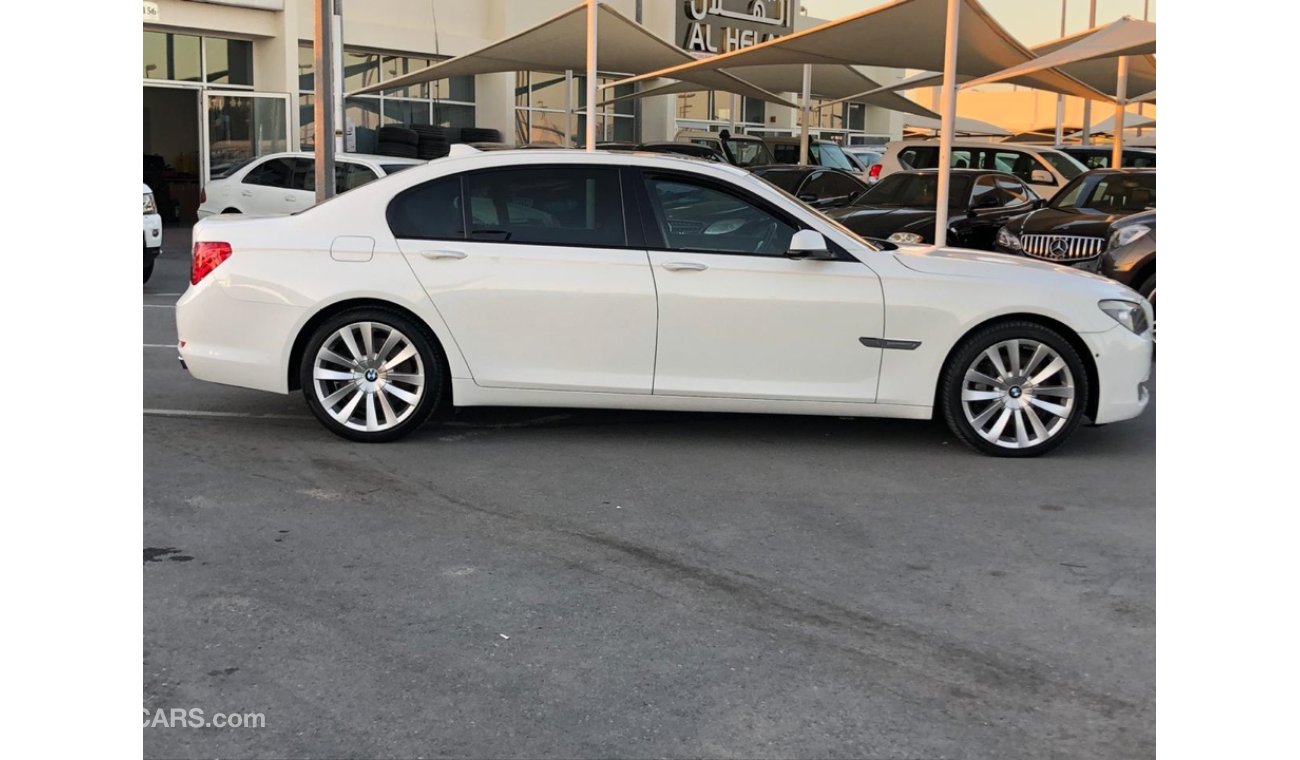 BMW 750Li Bmw 750 model2010 GCC car prefect condition full option low mileage sun roof leather seats back came