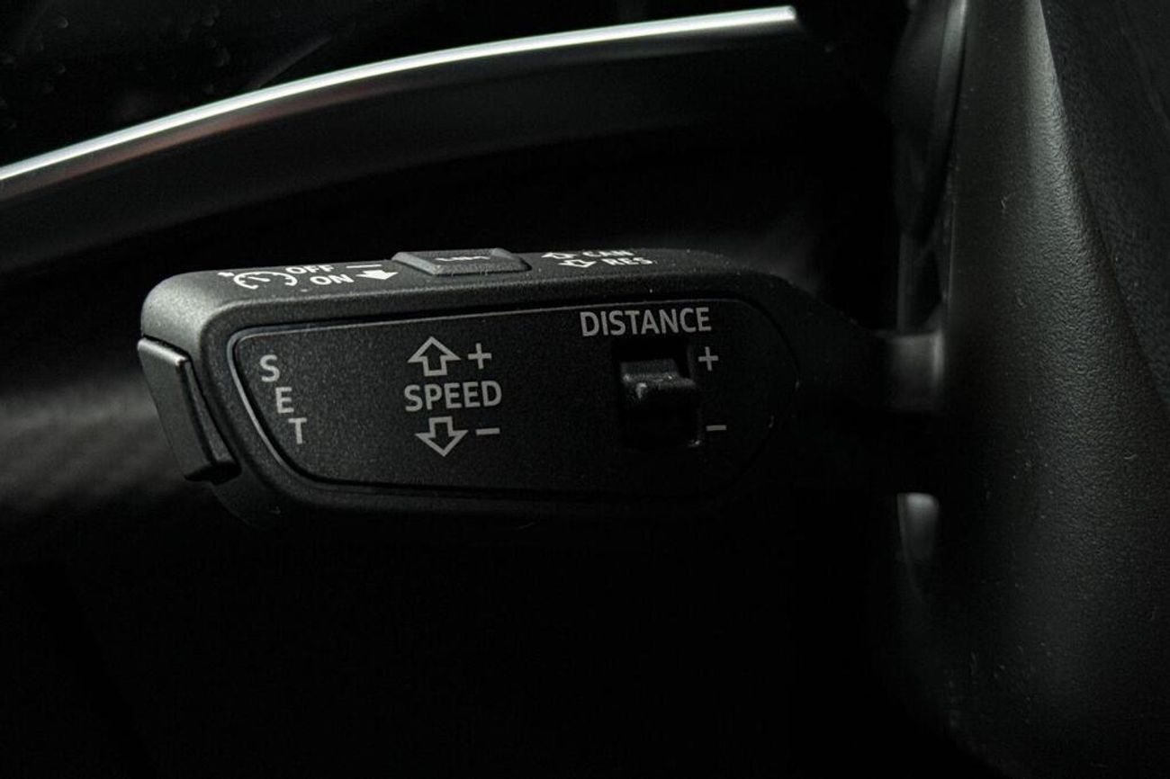 أودي RSQ8 4.0 TFSI V8 Performance Carbon Vorsprung Tiptronic quattro Euro 6 (s/s) 5dr (EXPORT ONLY) RIGHT HAND