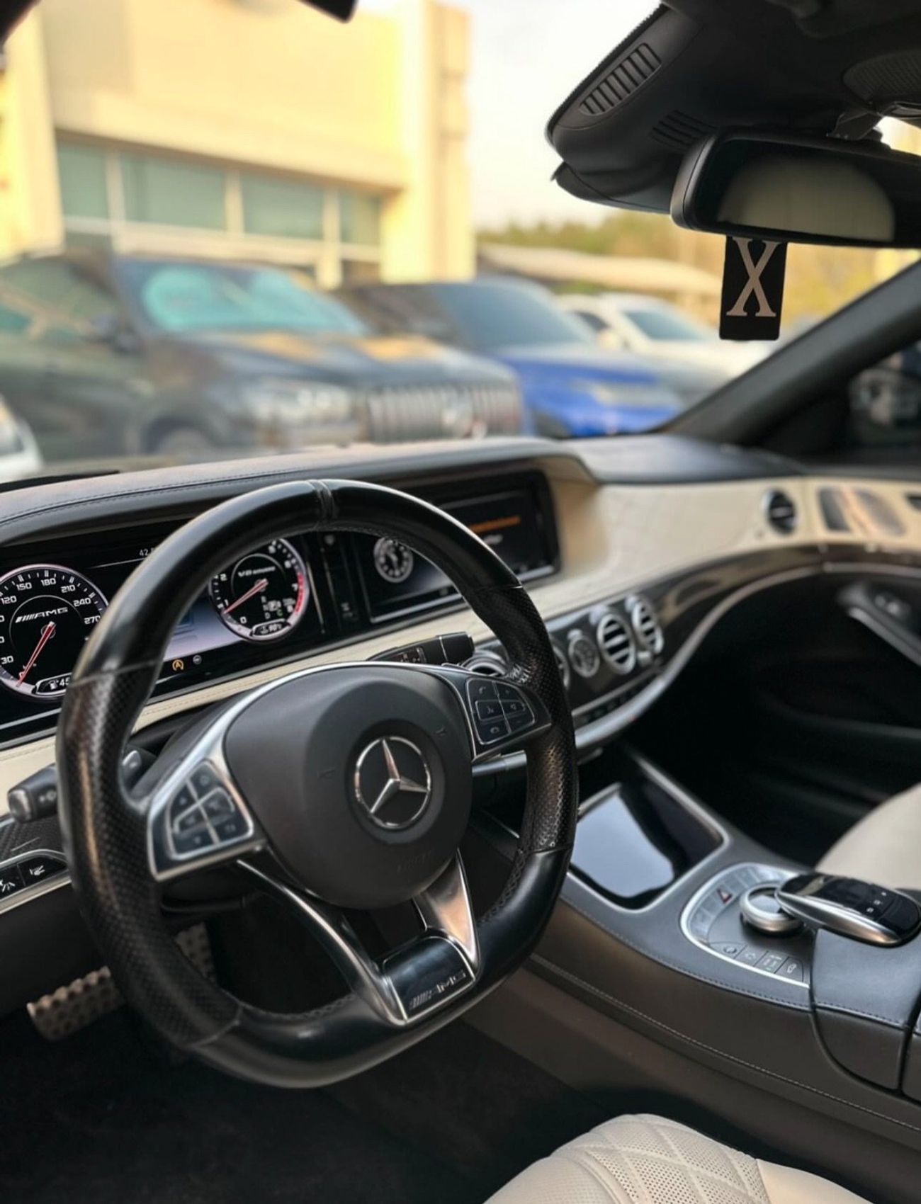 Mercedes-Benz S 63 AMG Std 5.5L MERCEDES BENZ AMG S63 2016 Japan import (clean title) Perfect condition 6 buttons full opti