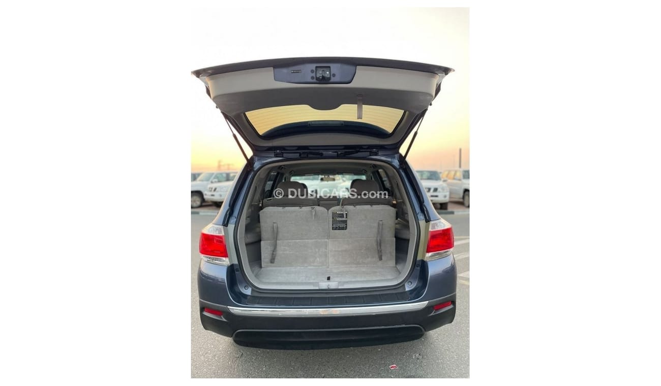 Toyota Highlander *Offer*2013 Toyota Highlander 4x4 - 3.5L V6 - 7 Seater -