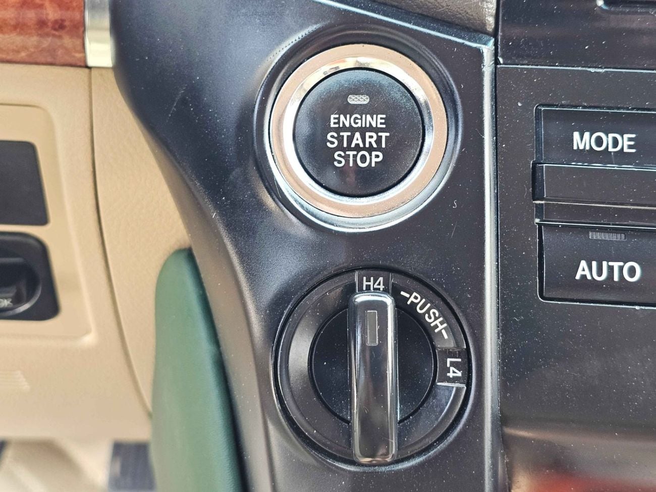 تويوتا لاند كروزر Toyota landcruise 2015 Model Modified 2024 Model V8 4.5 petrol Engine Colour Green Transmission Auto