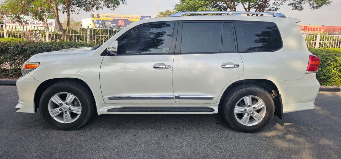 تويوتا لاند كروزر VXR 5.7L AWD