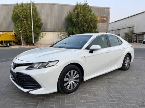 Toyota Camry GLE Hybrid