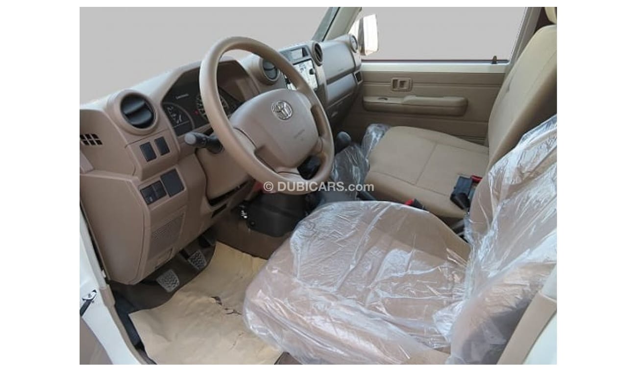Toyota Land Cruiser Pick Up 2022 Toyota Land Cruiser Pick Up DC 4.5 DSL, Manual 4WD