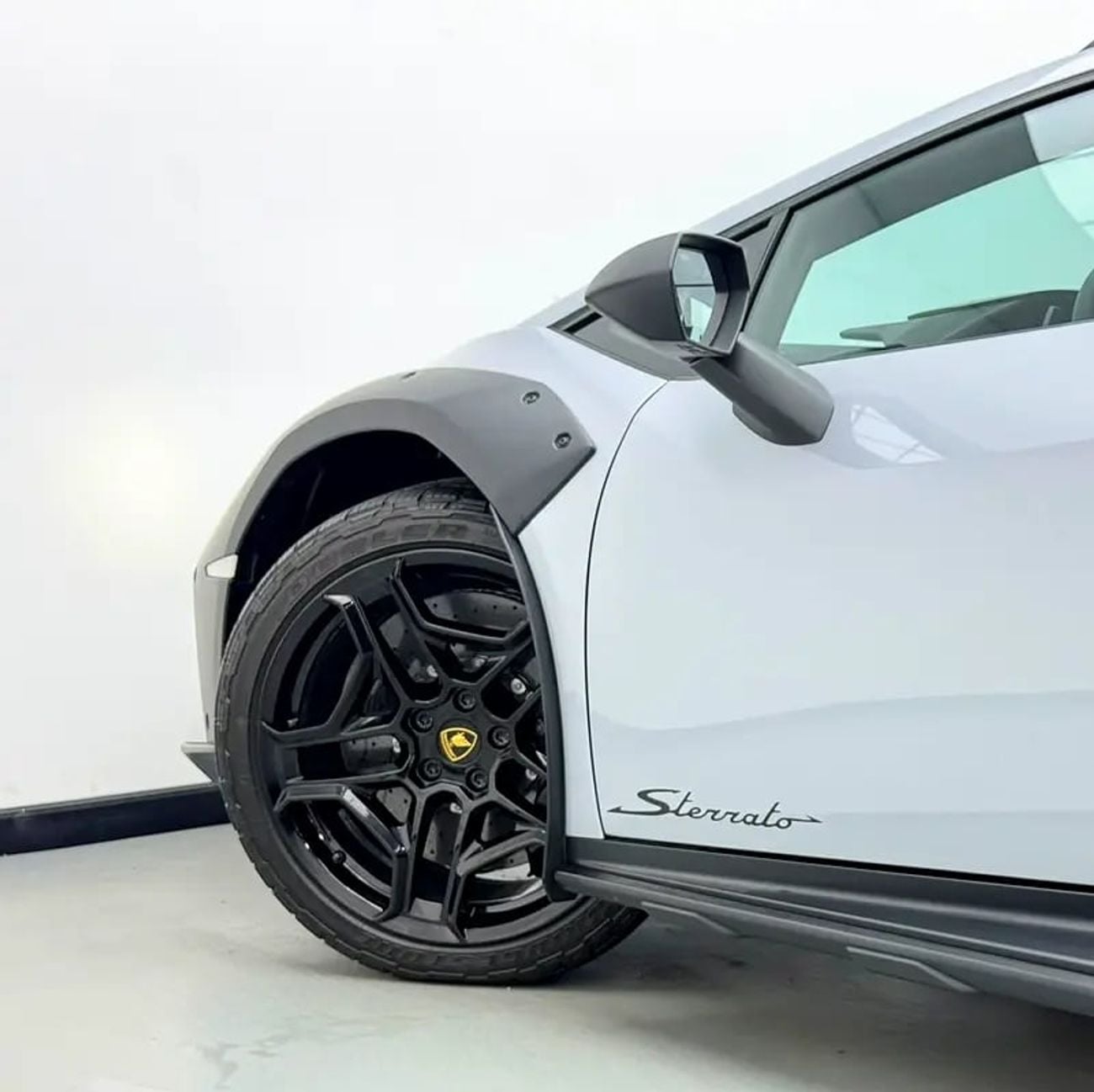 لامبورغيني هوراكان Sterrato LP-610-4, Warranty, Full Service History, Very Low Km, Japanese