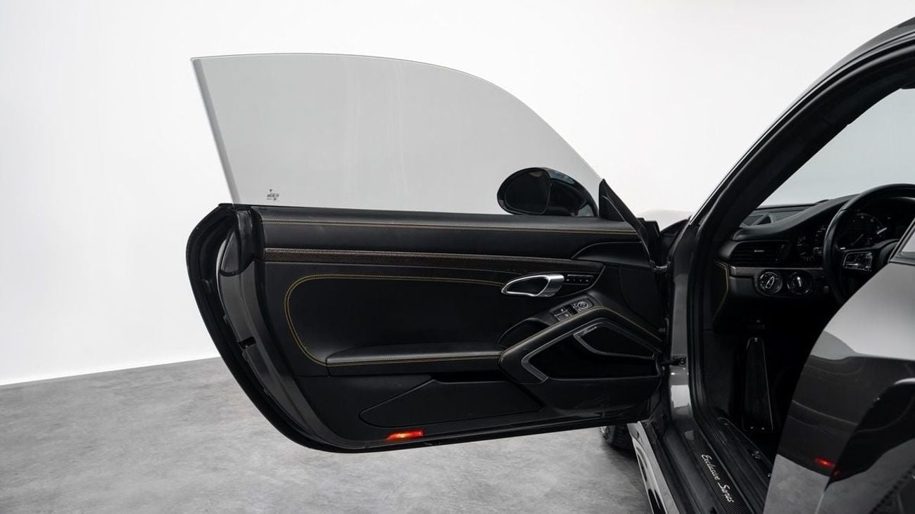 بورش 911 Turbo S Exclusive Series - 2018 - GCC Specs - Under Warranty