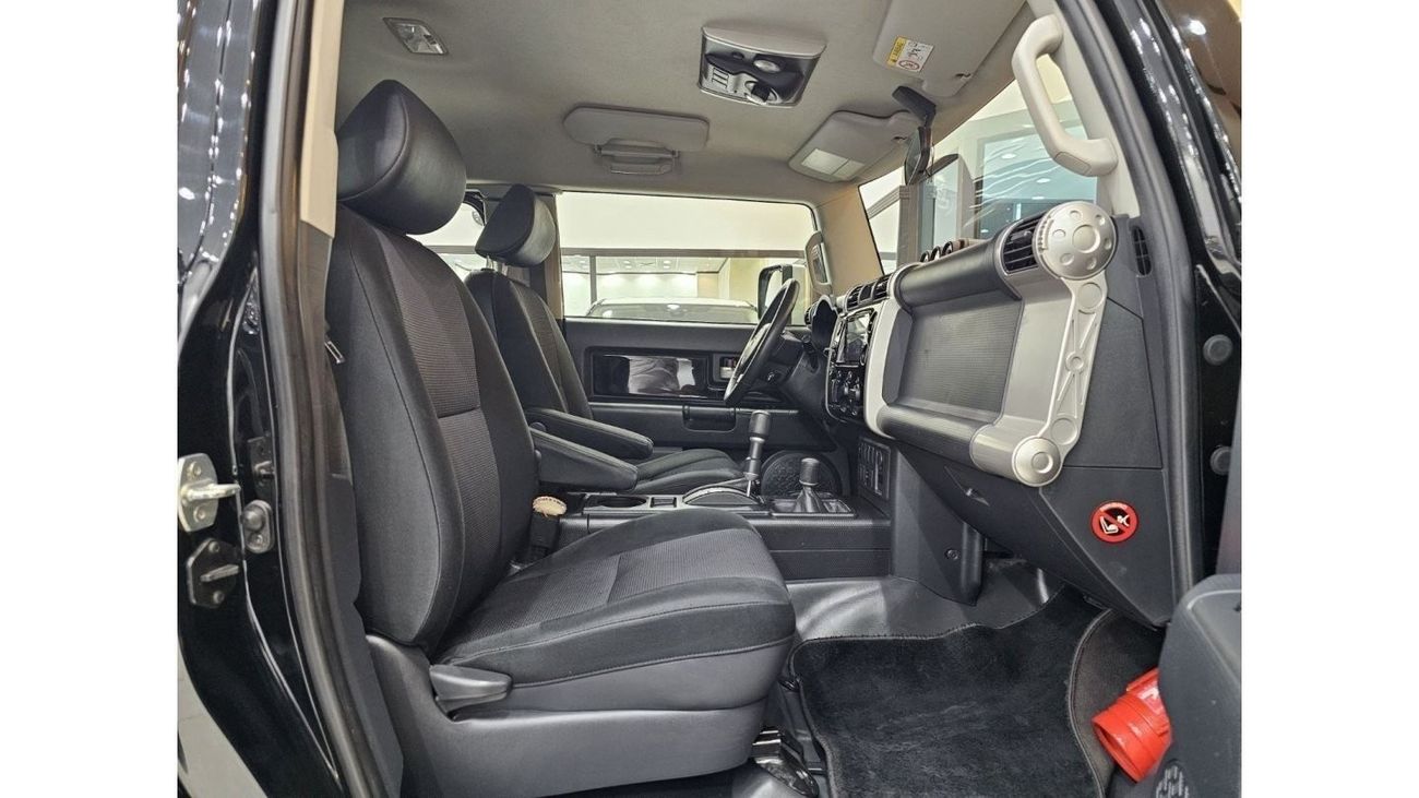 Toyota FJ Cruiser GXR 2018 GCC V6 FULL OPTION WITH WARRANTY