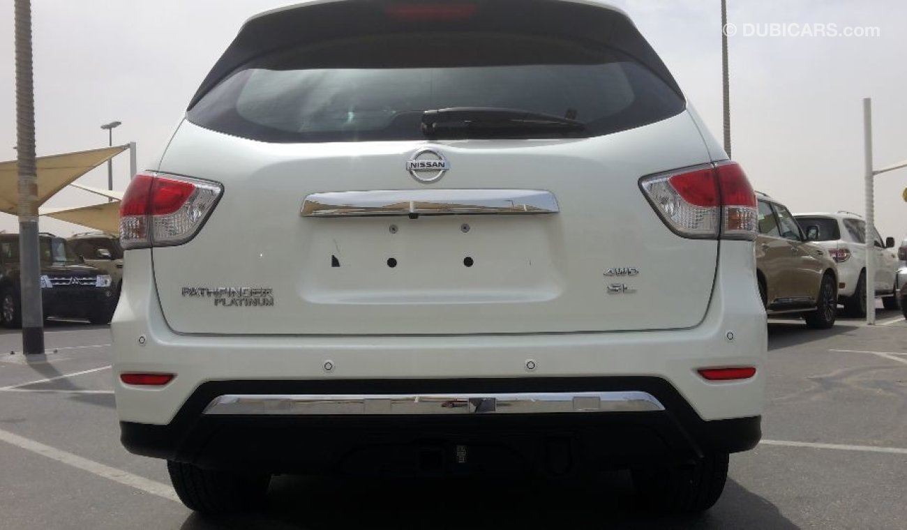 Nissan Pathfinder SE Pelatinum