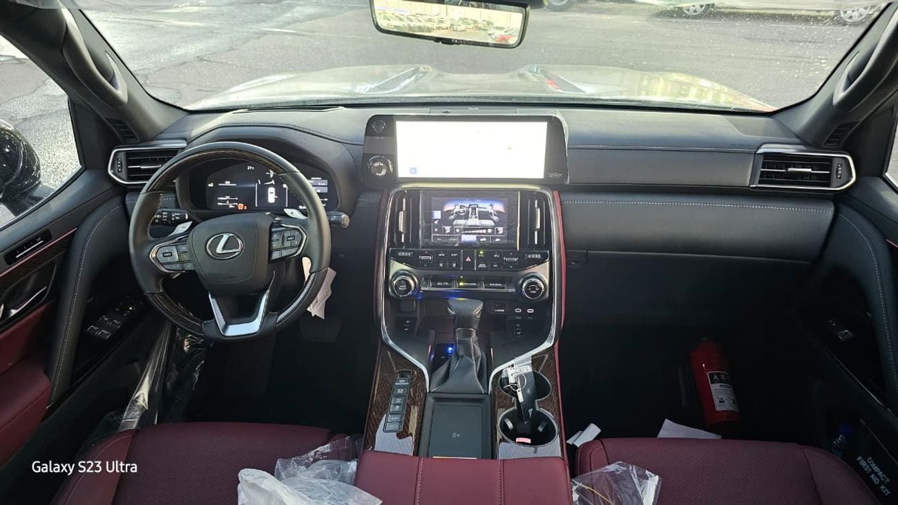 لكزس LX 600 LX 600 3.5L A/T TURBO SPORT KHAKHI GREEN MY2025 GCC SPECS-SOFT DOORS-LEVINSON SPEAKERS