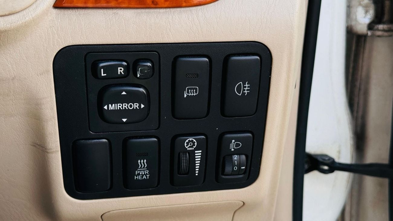 Toyota Prado BLACK LEATHER SEATS | 3.0L DIESEL | RHD | 2006 | REAR VIEW CAMERA | SIDE FENDER HOOD MIRROR