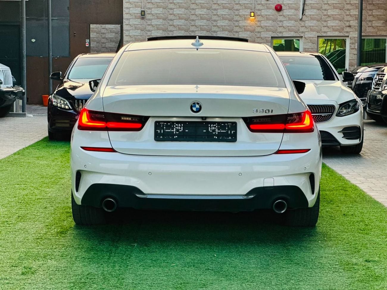 بي أم دبليو 330i M SPORT PREMIUM